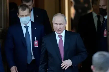 Кризата с горивата срива рейтинга на Путин