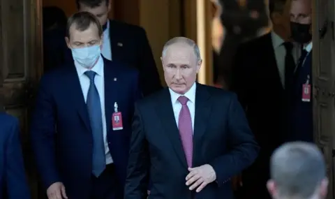 Кризата с горивата срива рейтинга на Путин