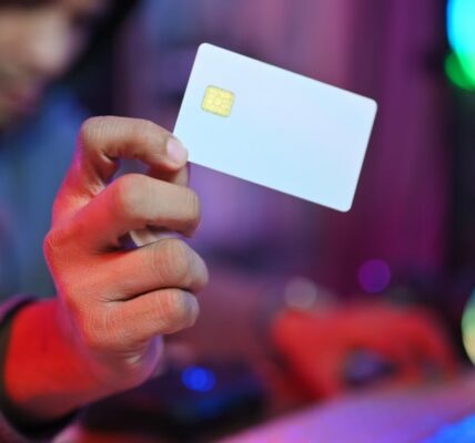 От романтичен чат до сменен IBAN: Новият път на инвестиционните измами