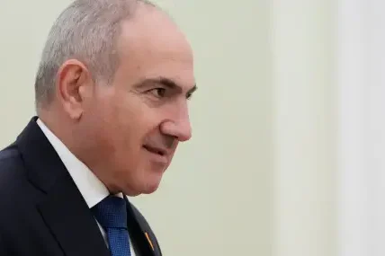 Пашинян изрази надежда за подобряване на отношенията с Русия и решаване на „проблемни въпроси“