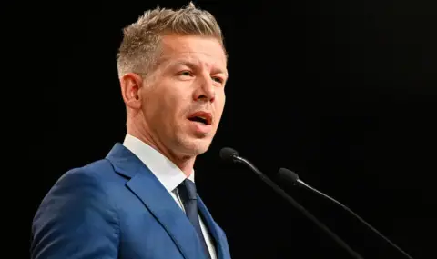 Петер Мадяр задейства смяна на президента
