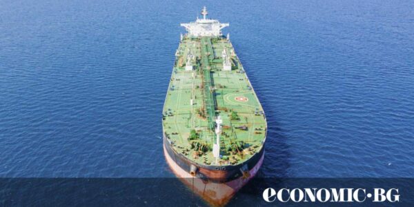 Петролът поевтиня с 6% след примирието в Залива