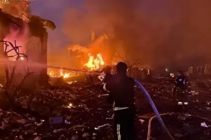 Русия и Украйна разменят масирани атаки с ракети и дронове по цивилни обекти