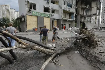 Русия и Украйна съобщиха за мащабни атаки с дронове през нощта