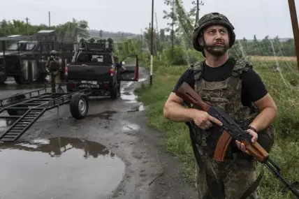 Русия обяви, че е превзела още две села в Донецка и Днепропетровска област