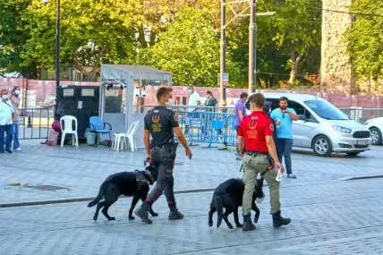 Турските власти задържаха над 150 килограма наркотици при акция в Истанбул
