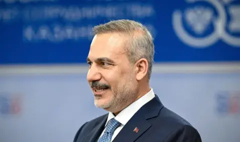 Хакан Фидан на посещение в Катар