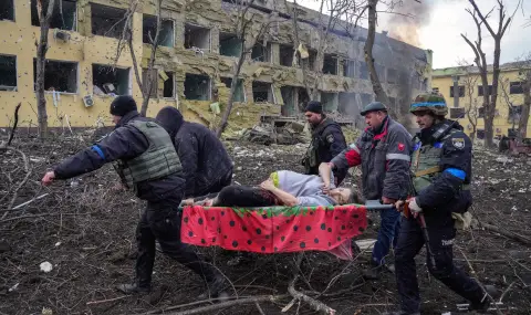 "Целенасочена стратегия": руските удари по болници в Украйна