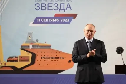 Kpeмъл пpeминaвa ĸъм oтĸpитo пoeмaнe нa oтгoвopнocт! Защо Русия официализира своя сенчест флот от танкери