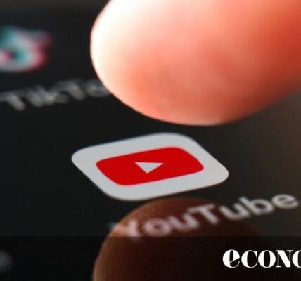 Netflix, Disney и YouTube искат правата за Световното по футбол