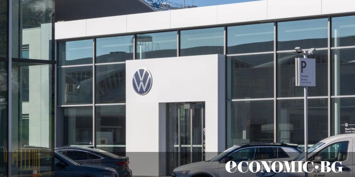 Акционерите във Volkswagen с призив към ръководството: Съкращавайте бързо