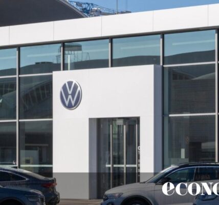 Акционерите във Volkswagen с призив към ръководството: Съкращавайте бързо