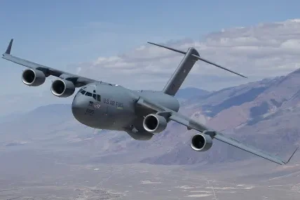 Американски военен самолет със сигнал за бедствие над Европа