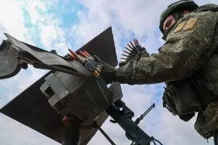 Атаката към Москва не спира. Киев показва руски бойни трофеи