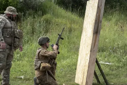 Бивш боец от „Кракен“ остава в ареста по разследване за убийство на Бали