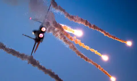 Володимир Зеленски: ВСУ унищожиха руски Су-24М и авиационна техника на летище "Саки"