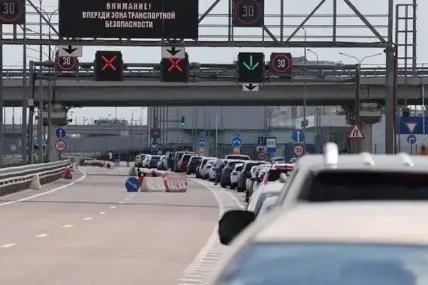 Дрон рани жена край Ростов, Кримският мост отново е затворен