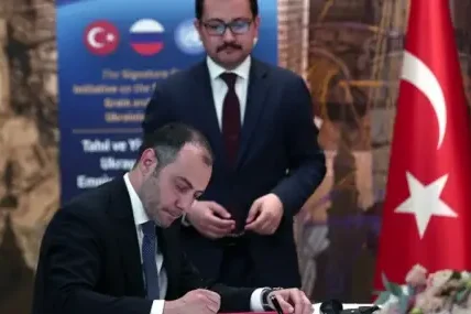 Зaгyби дo 3 милиapдa дoлapa! Руските атаки затвориха пристанищата на Украйна в пика на зърнената реколта