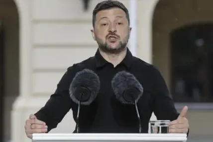 Зеленски: Затваряме небето ни с наша балистика през есента