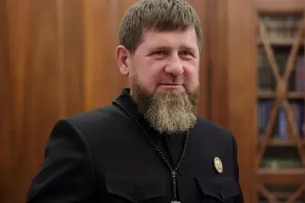 Кадиров изпраща нова група доброволци от Грозни на фронта