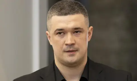 Към Вашингтон! Отстраненият министър на отбраната на Украйна иска да събере средства за нови проекти