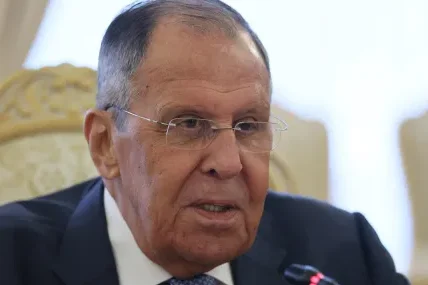 Лавров: Военната активност на НАТО в Арктика увеличава риска от катастрофални инциденти