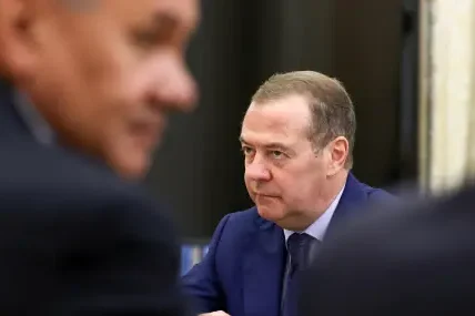 Медведев: Западът е трябвало да разбере, че не си струва да воюва с Русия