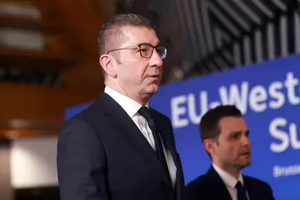 Мицкоски каза, че „източната съседка“ България се е ангажирала с изграждането на третия участък от Коридор 8