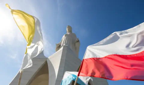 Най-високата статуя на Дева Мария в Европа се издигна в Полша