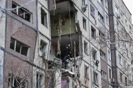 Нови експлозии в Киев, ударен е жилищен блок в Донецк