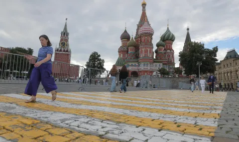 Огромни суми тайно напускат Русия?