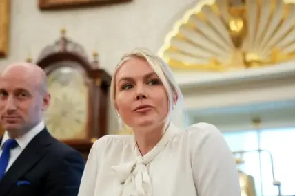 Оставката на Каролин Левит предизвика спекулации за тайна операция около Тръмп