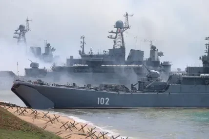 Русия заяви, че е нанесла удари по кораби, пренасящи украинска военна техника