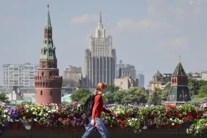 Руснаци изтеглят милиарди от банките заради страх от замразяване на депозитите