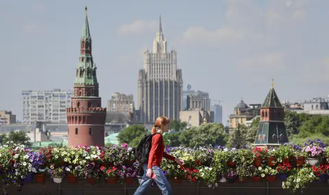 Руснаци изтеглят милиарди от банките заради страх от замразяване на депозитите