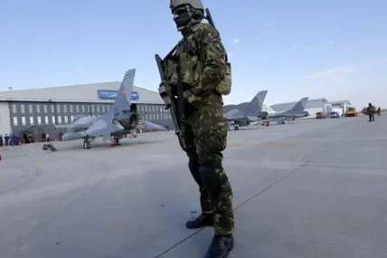 Свалени дронове, мобилизирана авиация и неутрализирани мини заради войната в Украйна