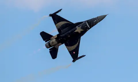 Турски F-16 се разби при тренировъчен полет: изтребителят не е имал съприкосновение с други обекти във въздуха
