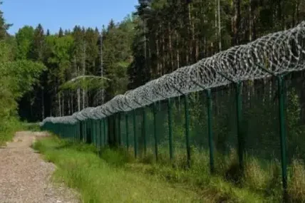 Хибридна война: Латвия затвори границата с Беларус, Русия дестабилизирала ЕС