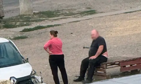 Шокиращо видео показва как руски дрон преследва цивилен в Херсон. Украйна обяви, че това е "варварско военно престъпление"