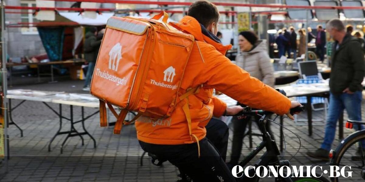 Takeaway.com напуска България, стотици служители и куриери са засегнати