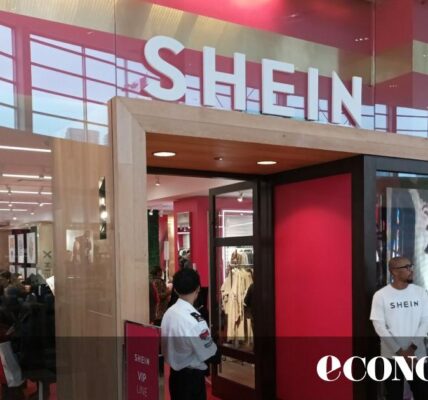 Акциите на Shein потънаха при борсовия ѝ дебют