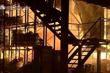 Двама загинали и шестима ранени при руския ракетен удар по Днепър