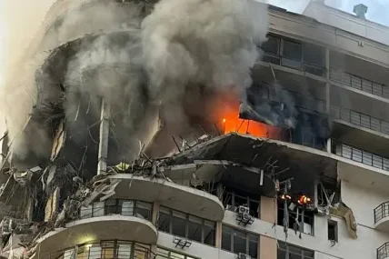 Дронове подпалиха заводи в Русия, 16 ранени при удар в Одеса