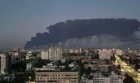 Дронове удариха нефтозавод в Самара, гори огромен пожар