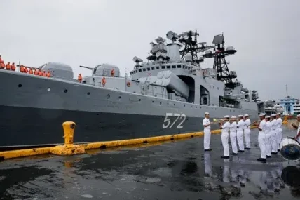 За бойни заслуги! Руският военен министър награди с медал командира на корвета, стрелял по датски хеликоптер в Балтийско море