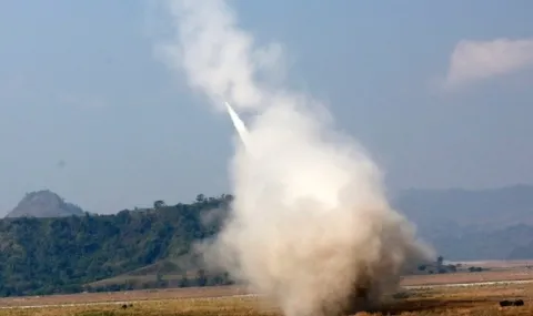 Заместникът на HIMARS! Lockheed Martin показа втория полет на балистичната ракета PrSM (ВИДЕО)
