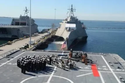 "Катастрофална повреда" грози двигателите на USS Santa Barbara