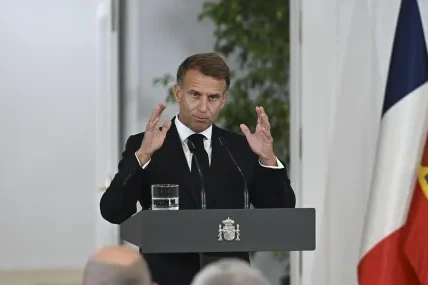 Макрон и Санчес приветстваха идеята Великобритания да се върне в ЕС