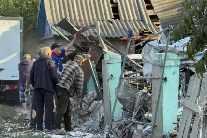 Масирана руска атака по Украйна: трима загинали и десетки ранени