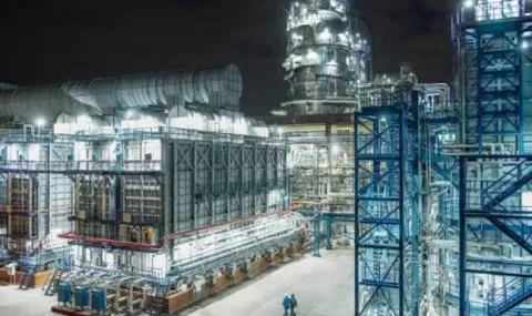 Московският нефтопреработвателен завод е поразен при атака на ВСУ